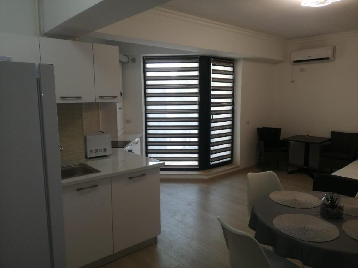 Studio Sebastian Apartment Mamaia Exterior photo